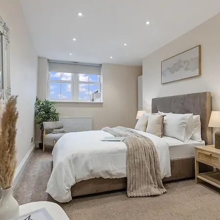 Stunning And Spacious * Harrogate