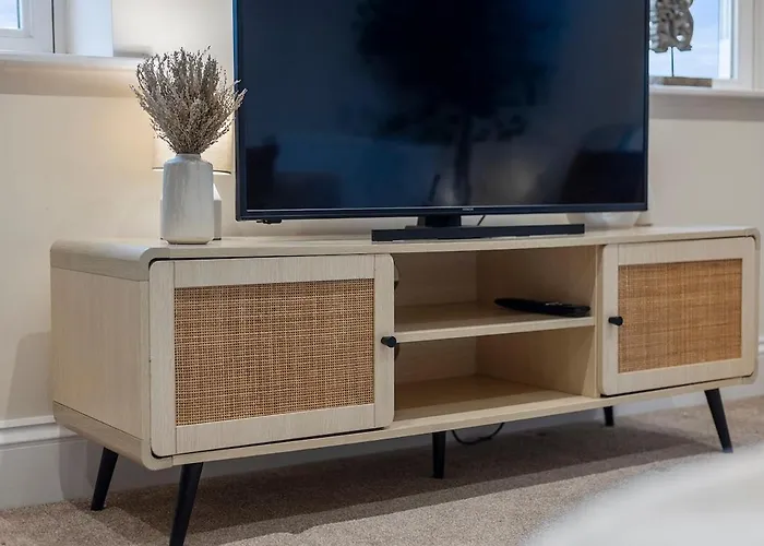 Stunning And Spacious הרוגייט